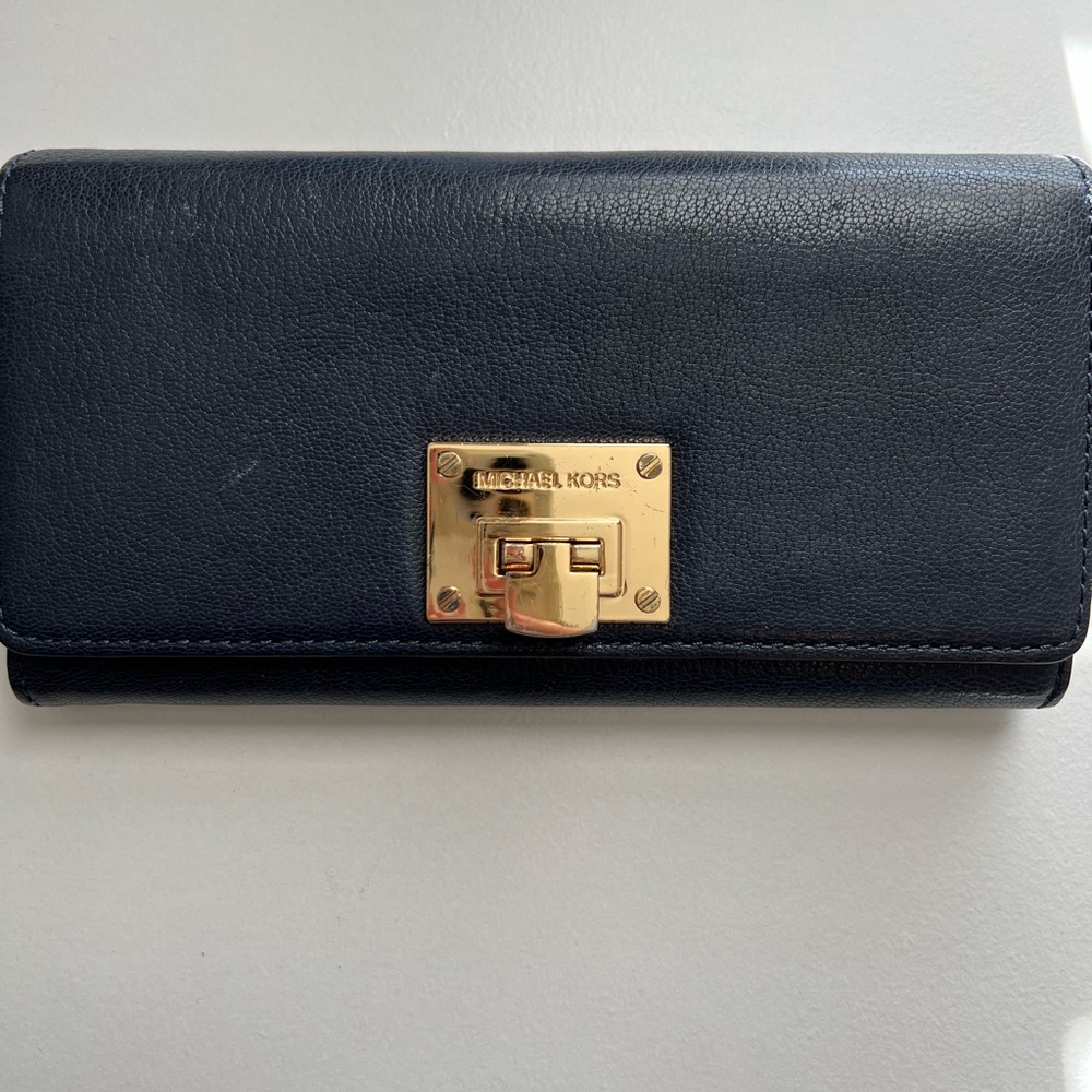 Michael kors wallet